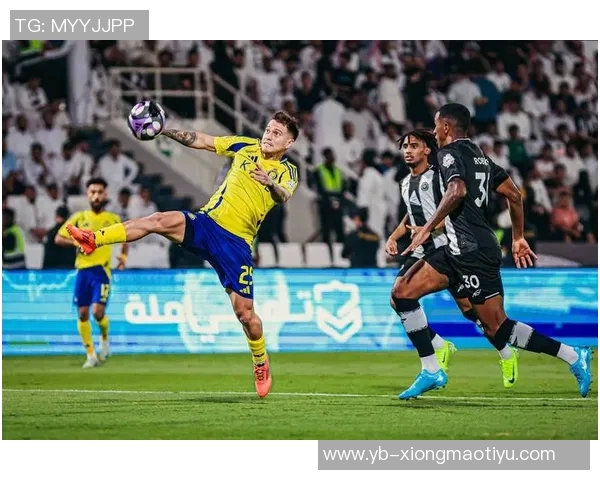 菲利克斯头球破门助利雅得胜利领先对手一球展现自信风采